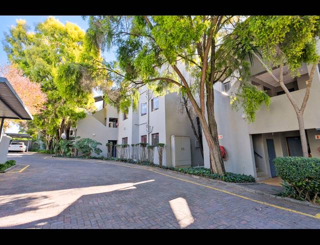 2 BEDROOM APARTMENT TO LET IN MELROSE NORTH